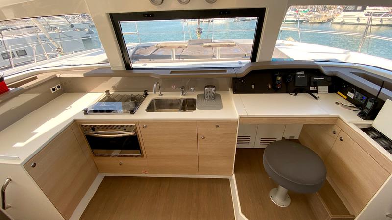 Book yachts online - catamaran - Bali 4.0 - Escape - rent