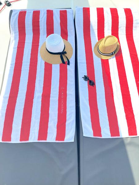 Book yachts online - catamaran - Lagoon 40 - CY-2 (Generator, A/C, Watermaker, Premium Amenities) - rent