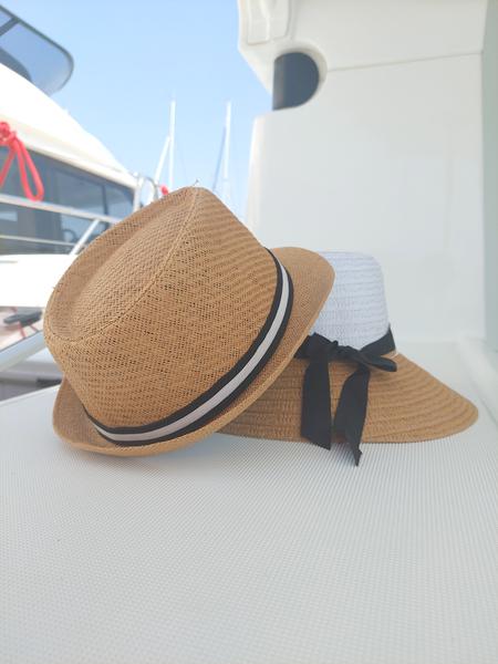 Book yachts online - catamaran - Lagoon 40 - CY-2 (Generator, A/C, Watermaker, Premium Amenities) - rent