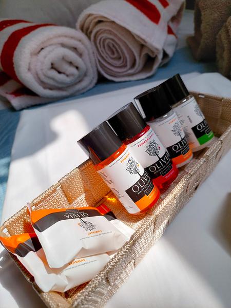 Book yachts online - catamaran - Lagoon 40 - CY-2 (Generator, A/C, Watermaker, Premium Amenities) - rent