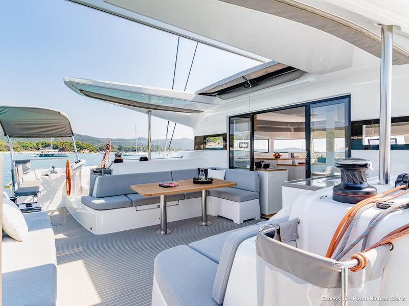Book yachts online - catamaran - Excess 15 - White Lotus - rent
