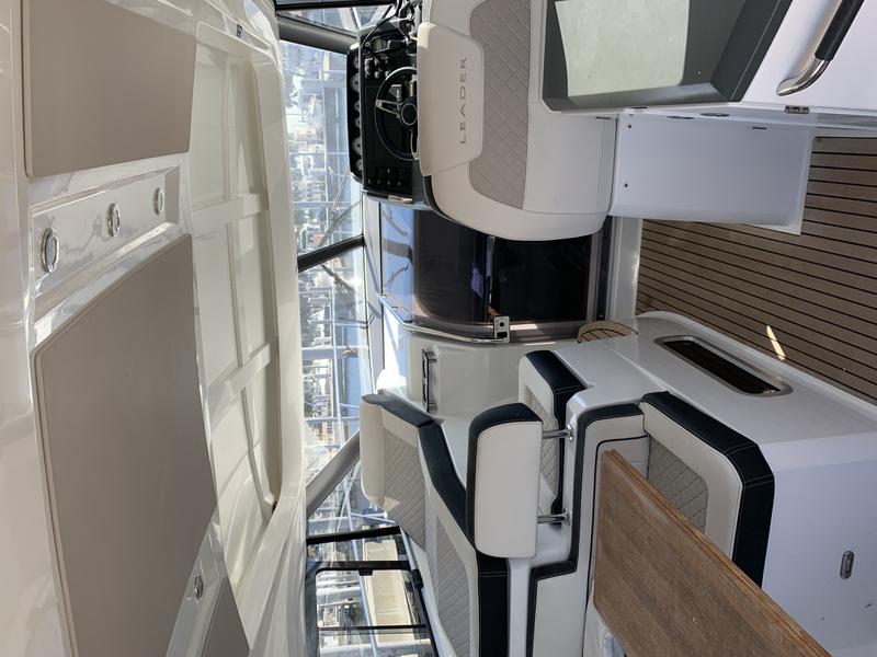 Book yachts online - motorboat - Leader 36 - Hanabikos - rent