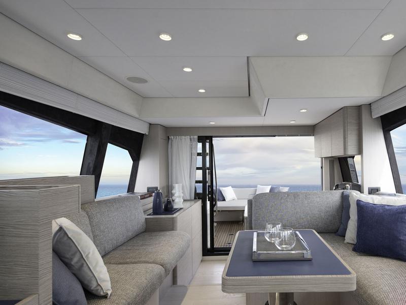 Book yachts online - motorboat - Ferretti 500 - Roch Antonio - rent