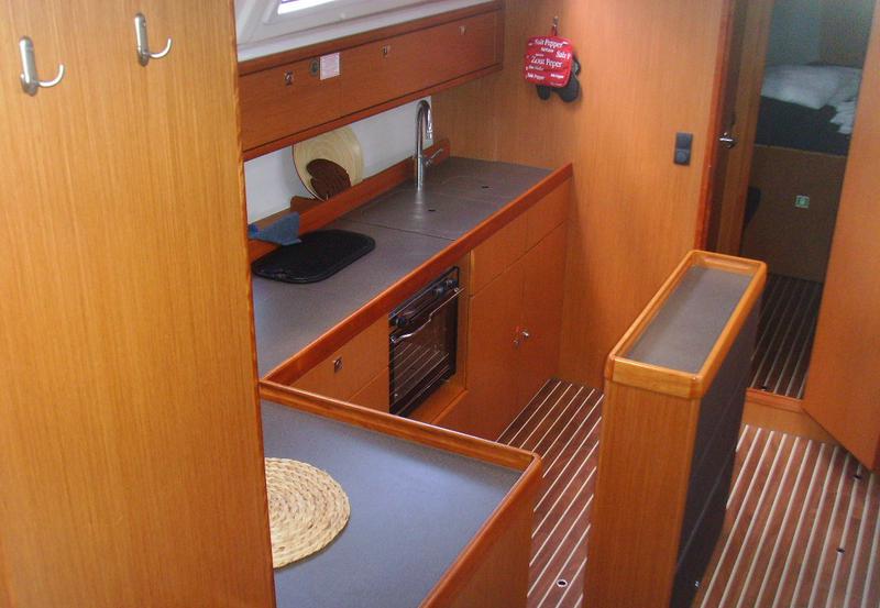 Book yachts online - sailboat - Bavaria 46 Cruiser - BAVARIA 46 CRUISER (2015) - LFK - rent