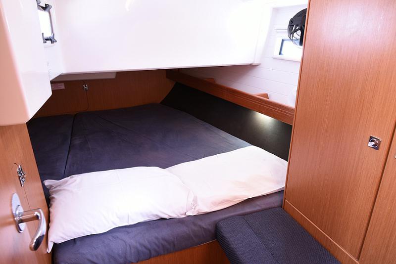 Book yachts online - sailboat - Bavaria 41 Cruiser - BAVARIA 41 CRUISER (2014) - ATH - rent