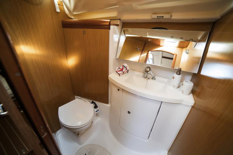 Book yachts online - sailboat - Sun Odyssey 42 i - SUN ODYSSEY 42i (2008) - VOL - rent