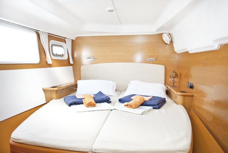 Book yachts online - catamaran - Lagoon 440 - LAGOON 440 (2007) - ATH - rent