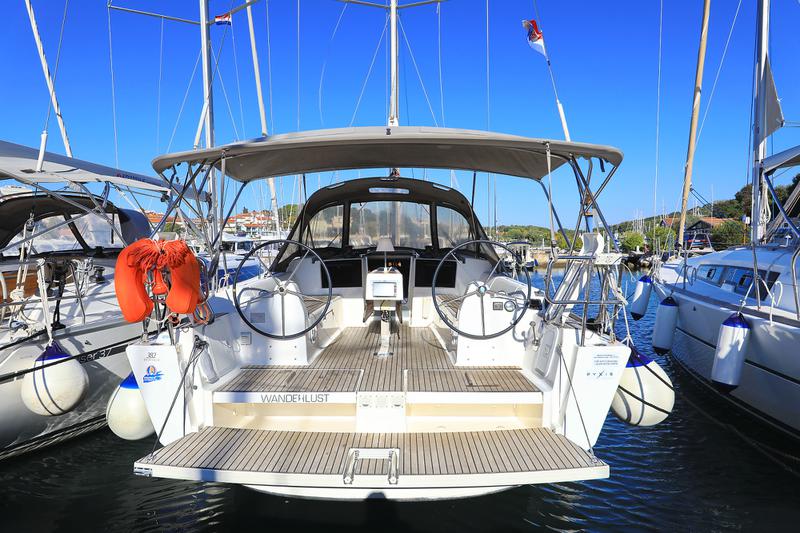 Book yachts online - sailboat - Dufour 382 - Wanderlust - rent