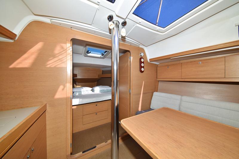 Book yachts online - sailboat - Dufour 382 - Wanderlust - rent