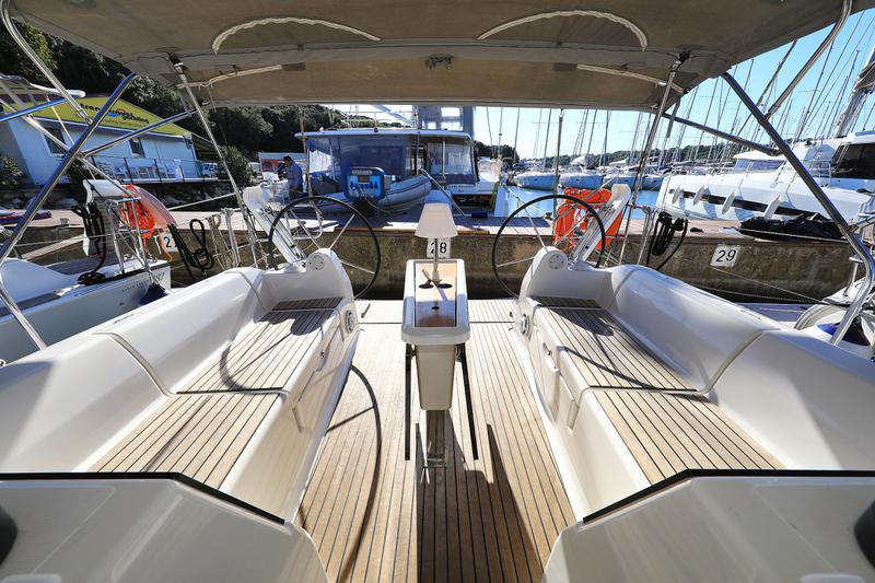 Book yachts online - sailboat - Dufour 382 - Wanderlust - rent