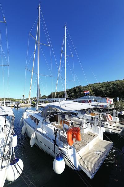 Book yachts online - sailboat - Dufour 382 - Wanderlust - rent