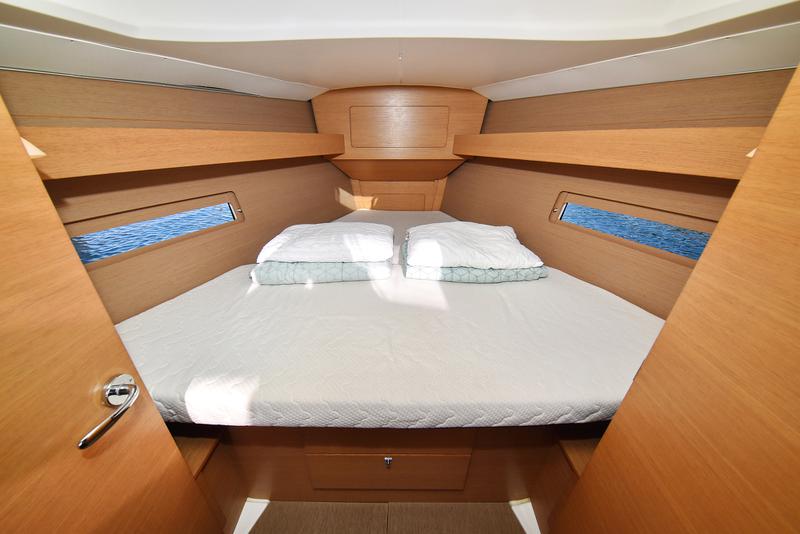 Book yachts online - sailboat - Dufour 382 - Wanderlust - rent