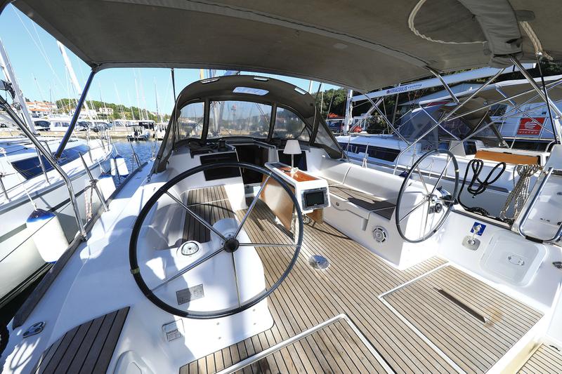 Book yachts online - sailboat - Dufour 382 - Wanderlust - rent