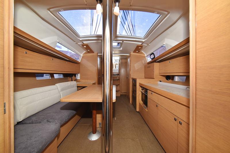 Book yachts online - sailboat - Dufour 382 - Wanderlust - rent