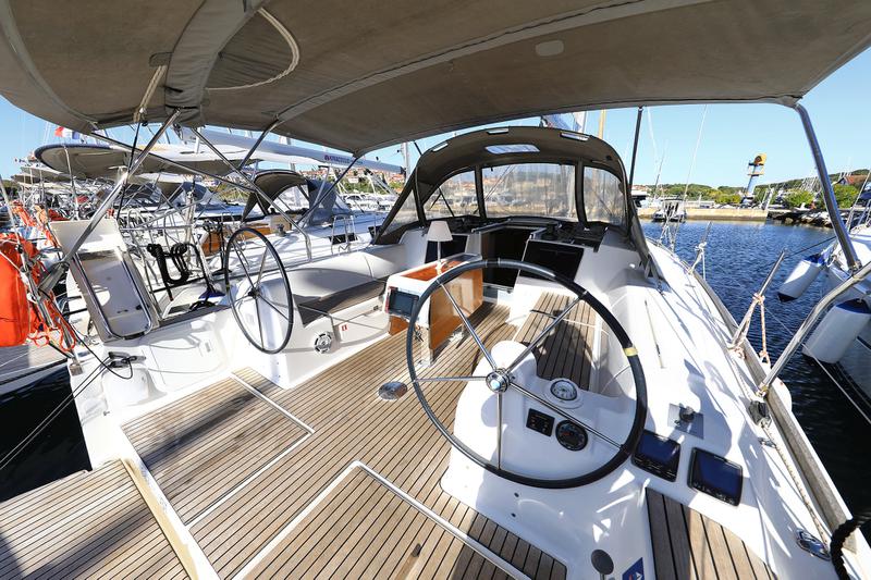 Book yachts online - sailboat - Dufour 382 - Wanderlust - rent