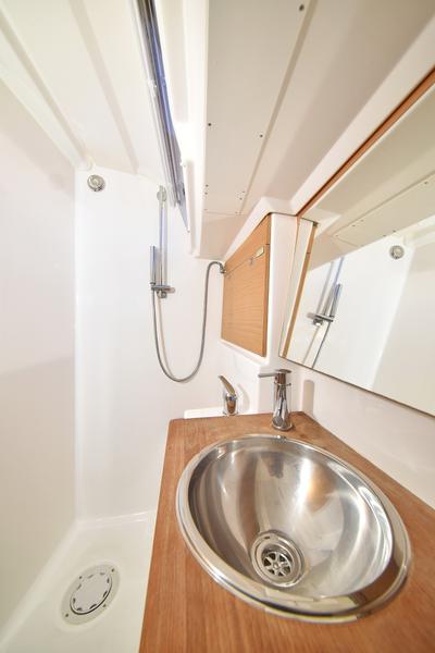 Book yachts online - sailboat - Dufour 412 - Eurus - rent