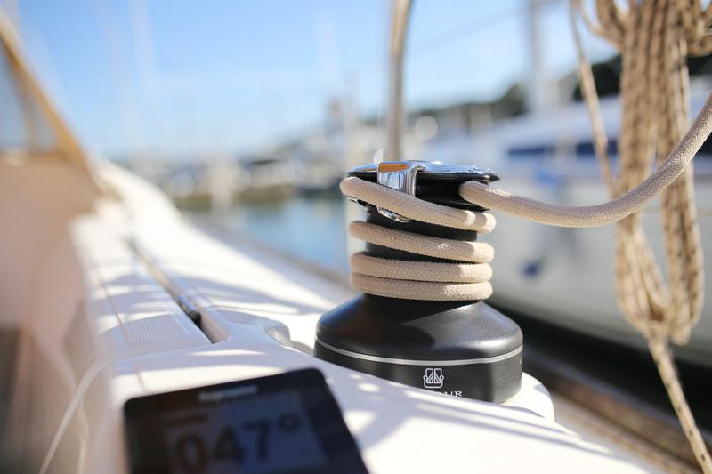 Book yachts online - sailboat - Dufour 412 - Eurus - rent