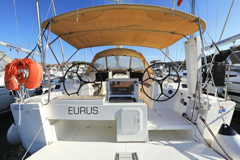 Book yachts online - sailboat - Dufour 412 - Eurus - rent