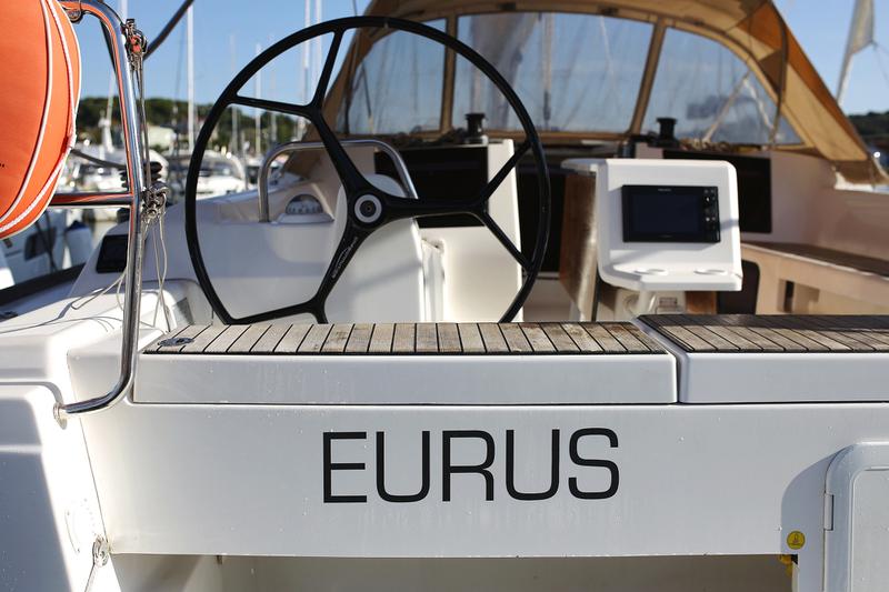 Book yachts online - sailboat - Dufour 412 - Eurus - rent
