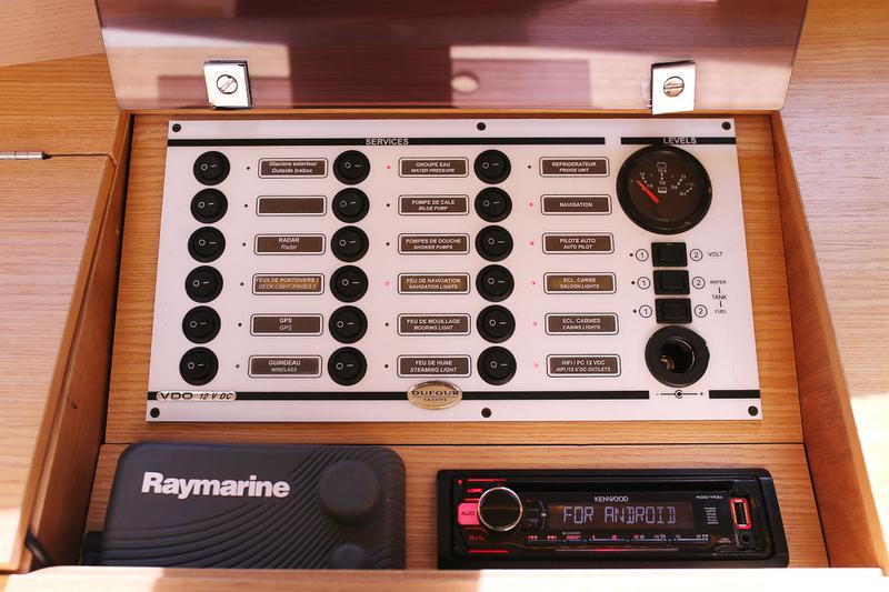 Book yachts online - sailboat - Dufour 412 - Eurus - rent