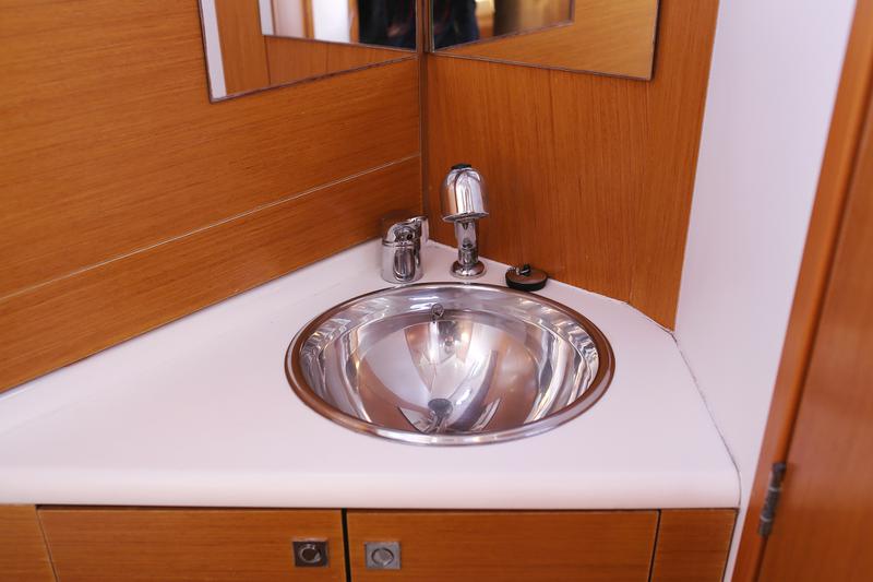 Book yachts online - sailboat - Dufour 382 - Sunset - rent