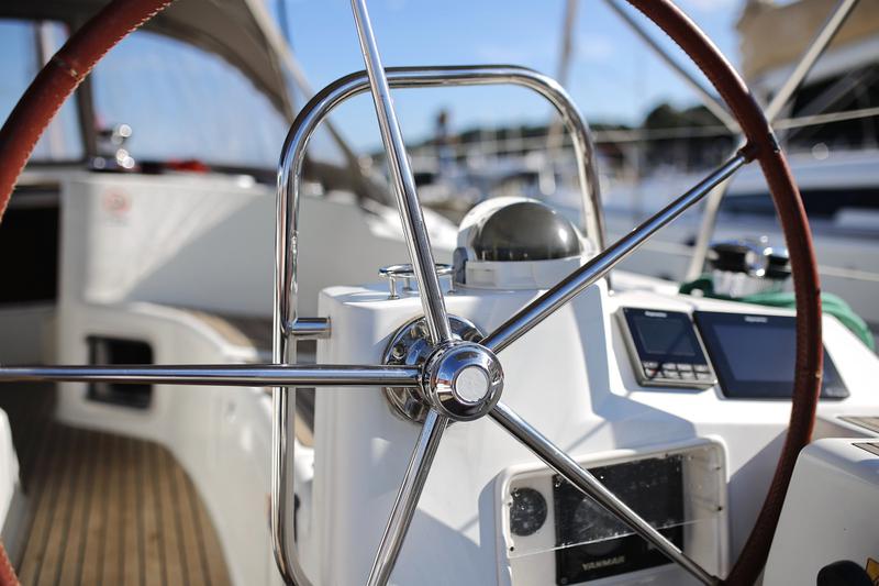 Book yachts online - sailboat - Dufour 382 - Sunset - rent