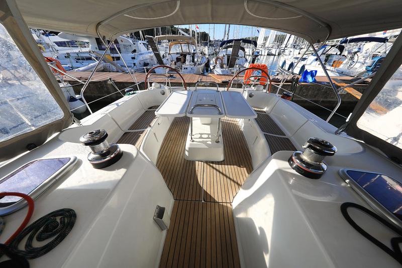 Book yachts online - sailboat - Dufour 382 - Sunset - rent