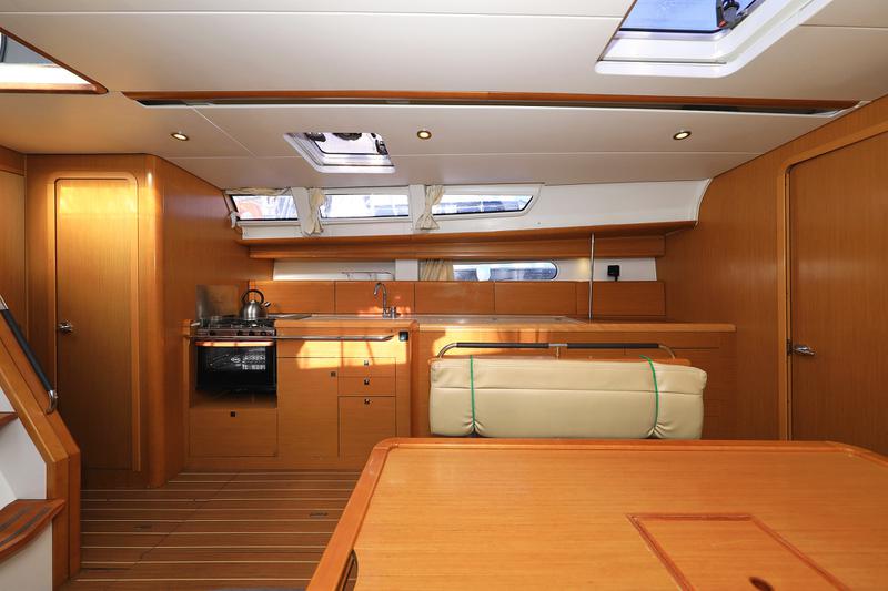 Book yachts online - sailboat - Dufour 382 - Sunset - rent