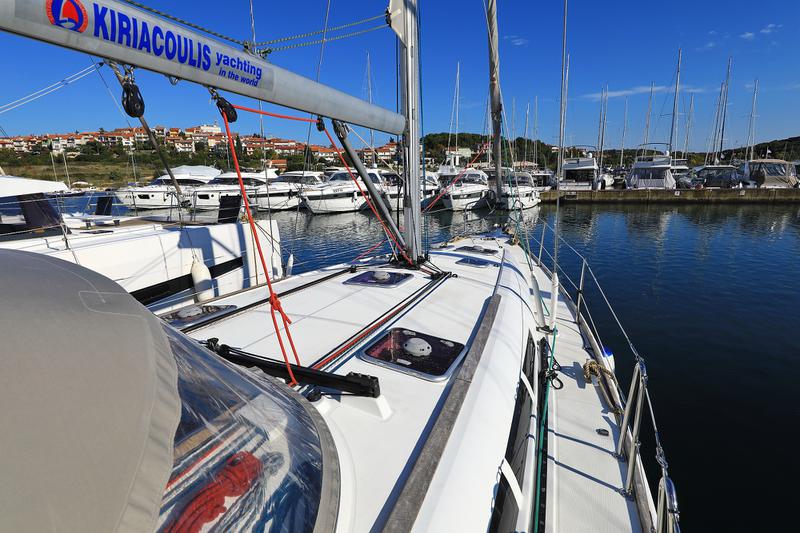 Book yachts online - sailboat - Dufour 382 - Sunset - rent