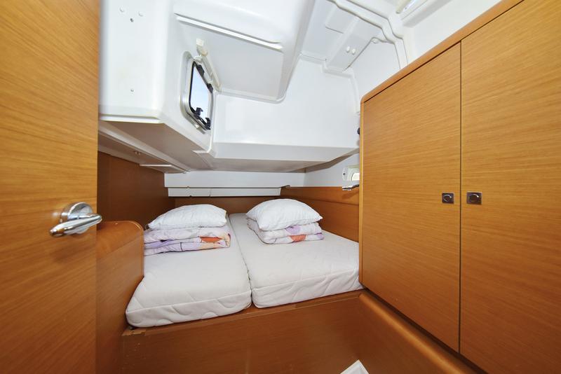 Book yachts online - sailboat - Sun Odyssey 449 - Canne Bleue - rent