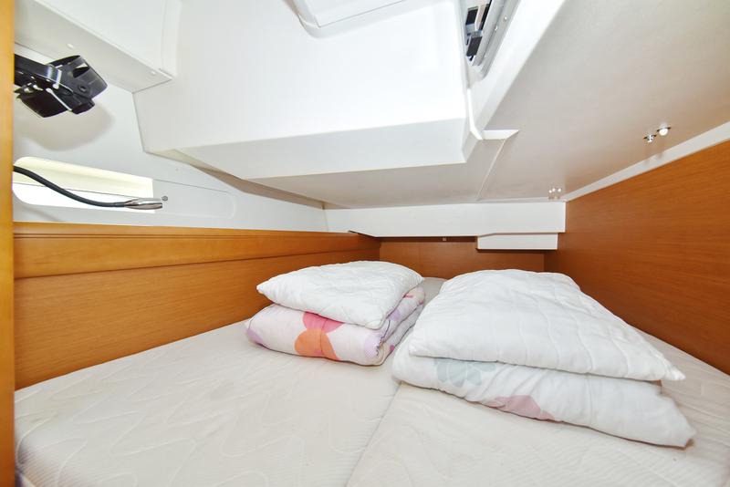 Book yachts online - sailboat - Sun Odyssey 449 - Canne Bleue - rent