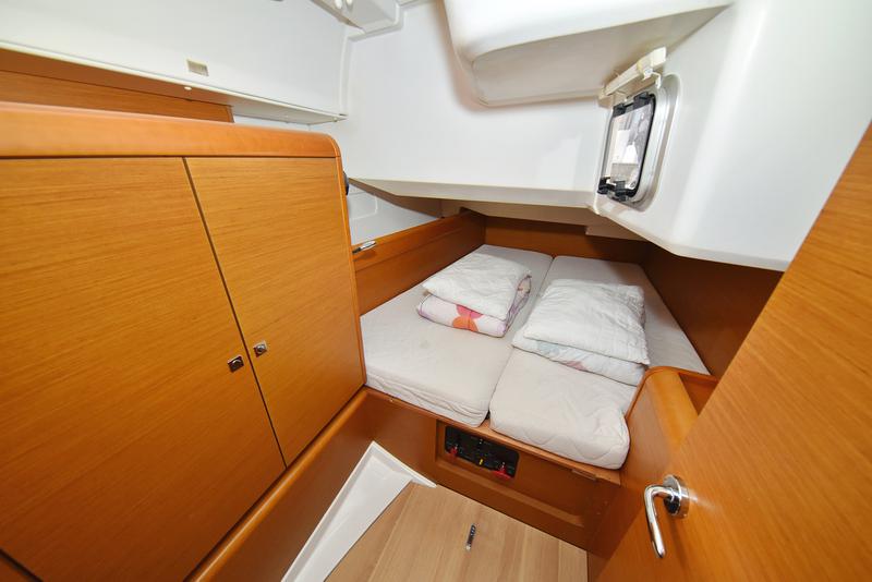 Book yachts online - sailboat - Sun Odyssey 449 - Canne Bleue - rent