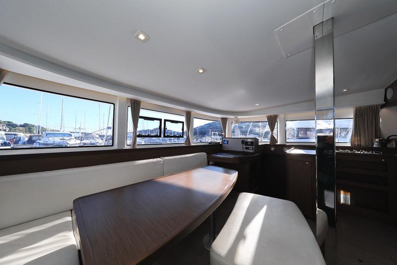 Book yachts online - catamaran - Lagoon 42 - Fleur de Sel - rent