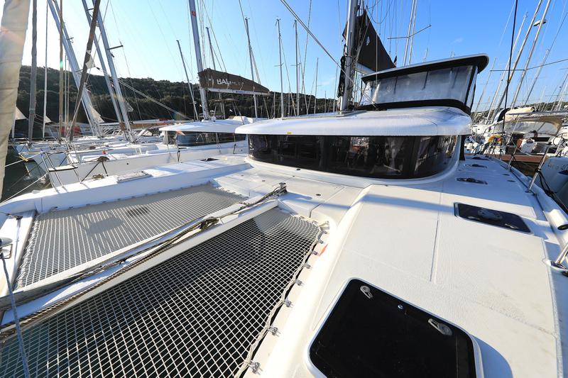 Book yachts online - catamaran - Lagoon 42 - Fleur de Sel - rent