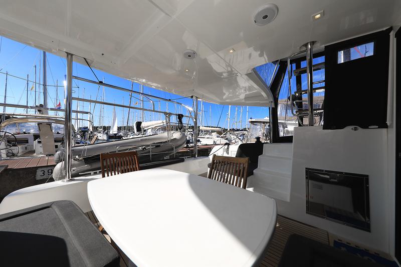 Book yachts online - catamaran - Lagoon 42 - Fleur de Sel - rent