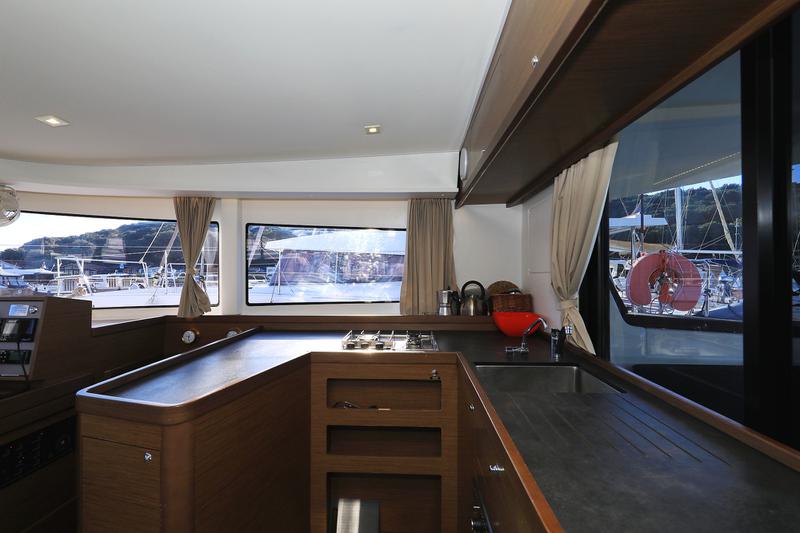 Book yachts online - catamaran - Lagoon 42 - Fleur de Sel - rent