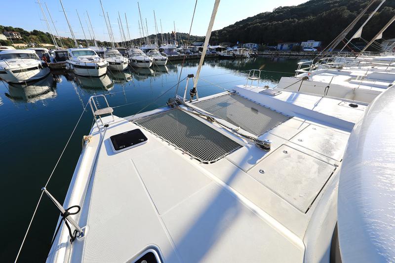 Book yachts online - catamaran - Lagoon 42 - Fleur de Sel - rent