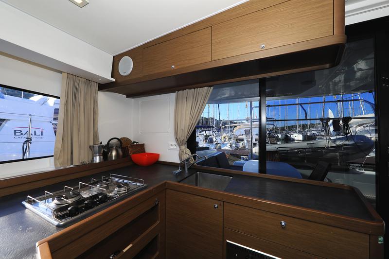 Book yachts online - catamaran - Lagoon 42 - Fleur de Sel - rent