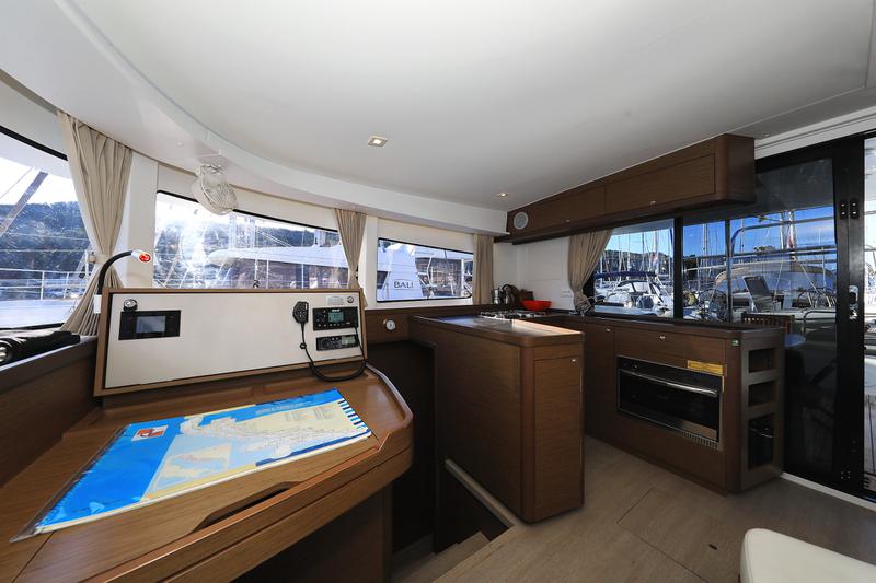 Book yachts online - catamaran - Lagoon 42 - Fleur de Sel - rent