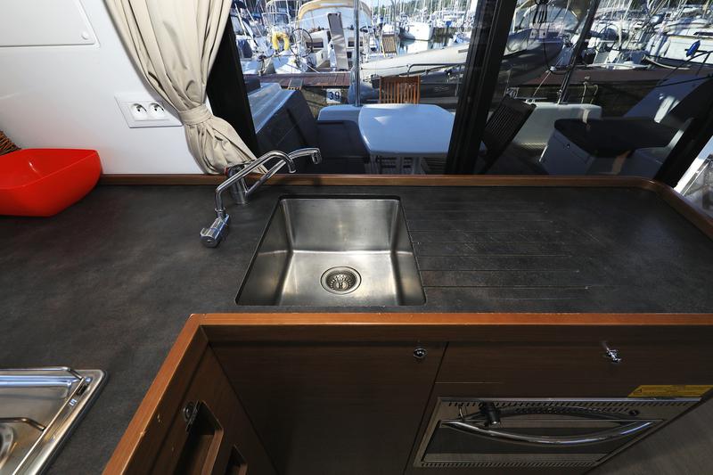 Book yachts online - catamaran - Lagoon 42 - Fleur de Sel - rent