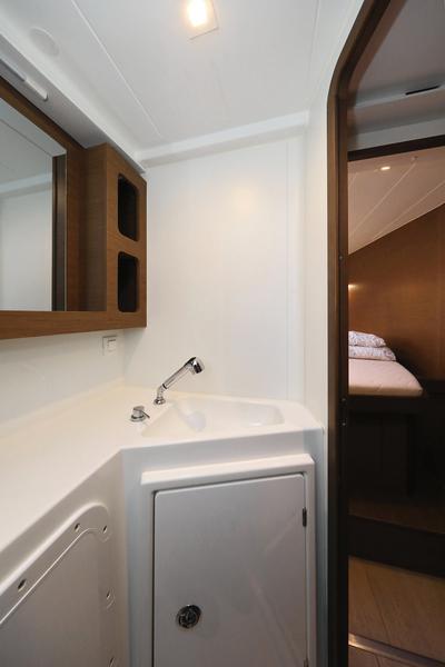 Book yachts online - catamaran - Lagoon 42 - Fleur de Sel - rent