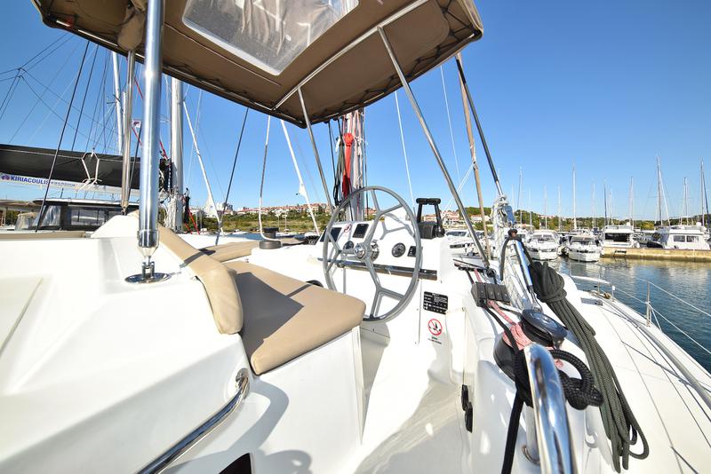 Book yachts online - catamaran - Bali 4.1 - Alinator III - rent