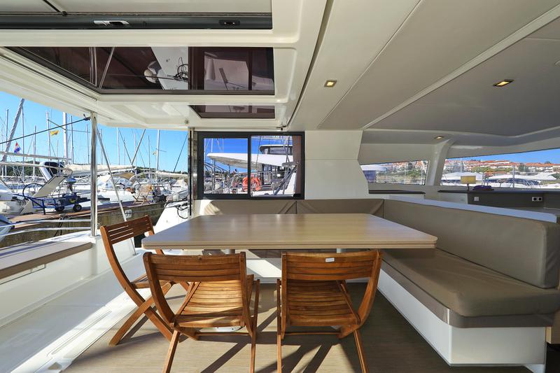 Book yachts online - catamaran - Bali 4.1 - Alinator III - rent