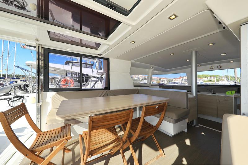 Book yachts online - catamaran - Bali 4.1 - Alinator III - rent