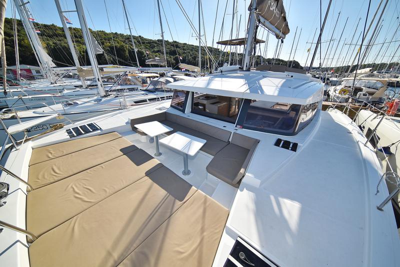Book yachts online - catamaran - Bali 4.1 - Alinator III - rent