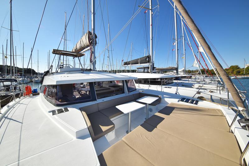 Book yachts online - catamaran - Bali 4.1 - Alinator III - rent