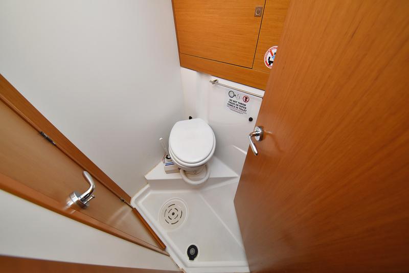 Book yachts online - sailboat - Sun Odyssey 44 i - Sveamare - rent