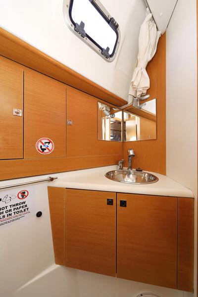 Book yachts online - sailboat - Sun Odyssey 44 i - Sveamare - rent