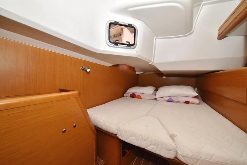 Book yachts online - sailboat - Sun Odyssey 44 i - Sveamare - rent