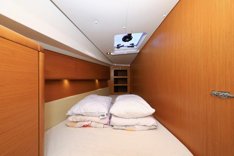 Book yachts online - sailboat - Sun Odyssey 44 i - Sveamare - rent